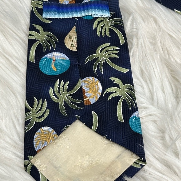 Reyn Spooner vintage hula silk tie - Picture 3 of 5
